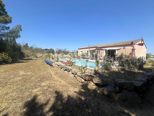 Villa plain-pied 140 m² - 3 chambres, piscine et cuisine d'été sur 1200 m² à Aigues-Vives