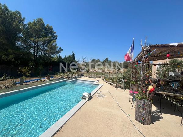 Villa plain-pied 140 m² - 3 chambres, piscine et cuisine d'été sur 1200 m² à Aigues-Vives