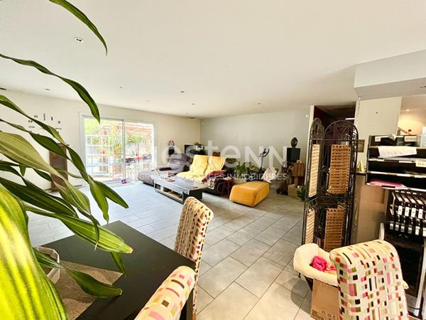 Villa plain-pied 140 m² - 3 chambres, piscine et cuisine d'été sur 1200 m² à Aigues-Vives