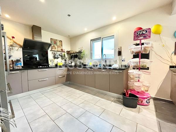 Villa plain-pied 140 m² - 3 chambres, piscine et cuisine d'été sur 1200 m² à Aigues-Vives