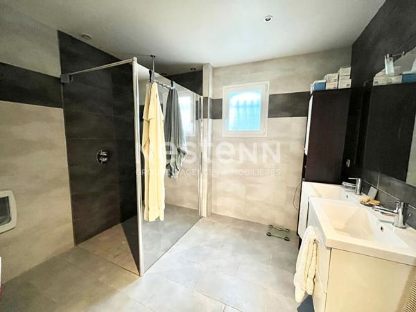 Villa plain-pied 140 m² - 3 chambres, piscine et cuisine d'été sur 1200 m² à Aigues-Vives