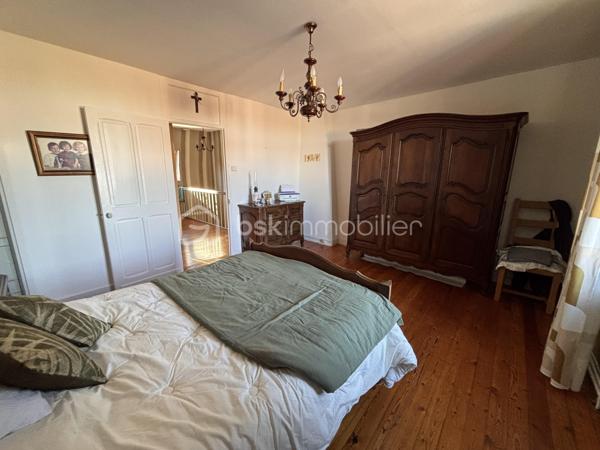 Maison ancienne de 694 m²