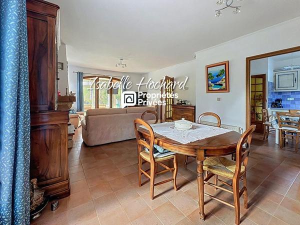 Maison Saint Maximin La Sainte Baume 5 pièce(s) 123 m²