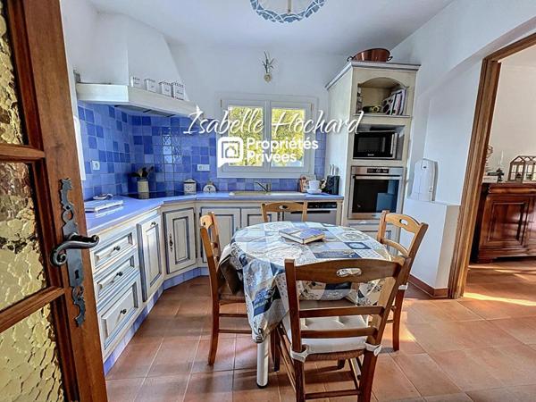 Maison Saint Maximin La Sainte Baume 5 pièce(s) 123 m²