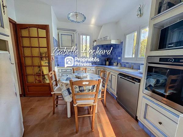 Maison Saint Maximin La Sainte Baume 5 pièce(s) 123 m²