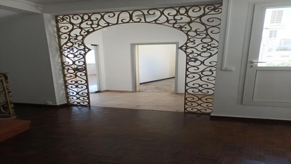 A louer F5 duplex rue Pasteur Equipement(s)