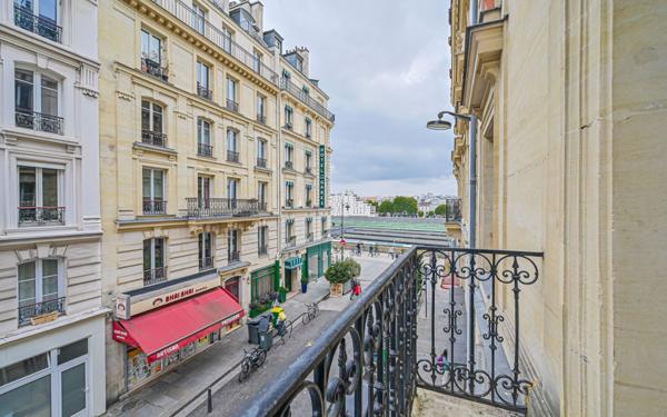 Appartement à vendre    2 pièces • 54,95 m2 Paris 10