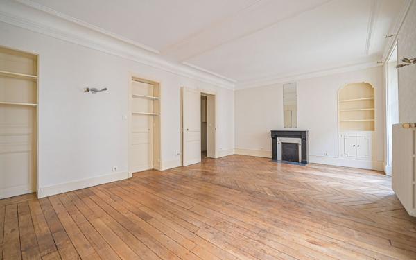 Appartement à vendre    2 pièces • 54,95 m2 Paris 10