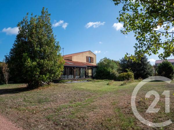 Maison à vendre  7 pièces - 174,04 m 2   LES SABLES D OLONNE  - 85