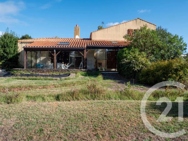 Maison à vendre  7 pièces - 174,04 m 2   LES SABLES D OLONNE  - 85