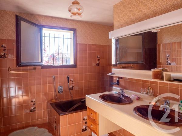 Maison à vendre  7 pièces - 174,04 m 2   LES SABLES D OLONNE  - 85