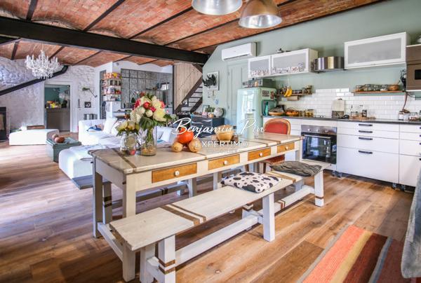 Rustrel (84400) Superbe maison en pierre à Rustrel