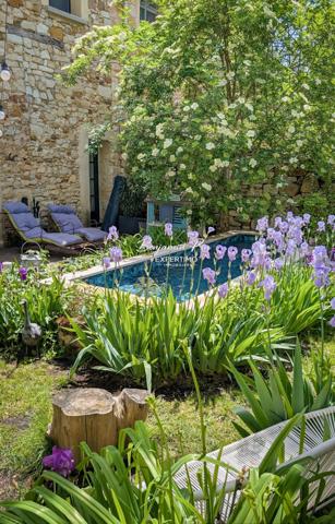 Rustrel (84400) Superbe maison en pierre à Rustrel
