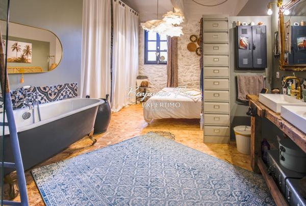 Rustrel (84400) Superbe maison en pierre à Rustrel