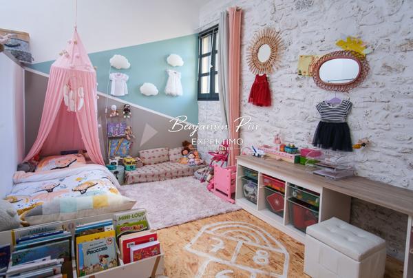 Rustrel (84400) Superbe maison en pierre à Rustrel