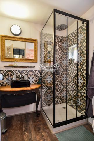 Rustrel (84400) Superbe maison en pierre à Rustrel