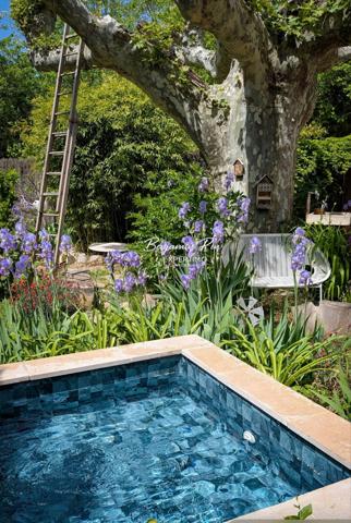 Rustrel (84400) Superbe maison en pierre à Rustrel