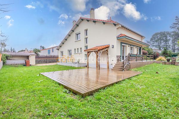 Vente Maison180 m² - 8 Pièces - BOUGUENAIS (44340)