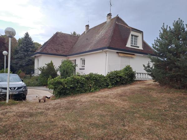 Superbe résidence de 240m² sur 3400 m² à MORMANT