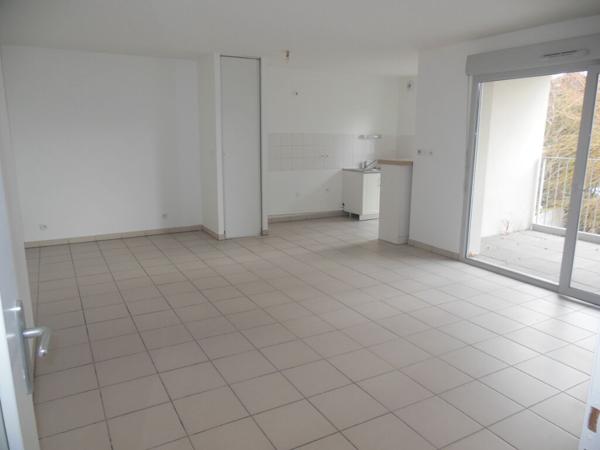 Toulouse 31200 Quartier Croix Daurade/ Bonnefoy  SANS FRAIS AGENCE  T4 Récent de 83.50m² avec  Terrasse couverte de 8.60m² 1 place de parking en sous sol