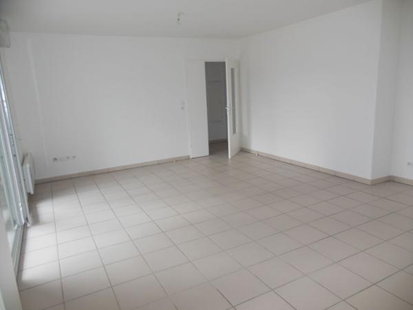 Toulouse 31200 Quartier Croix Daurade/ Bonnefoy  SANS FRAIS AGENCE  T4 Récent de 83.50m² avec  Terrasse couverte de 8.60m² 1 place de parking en sous sol