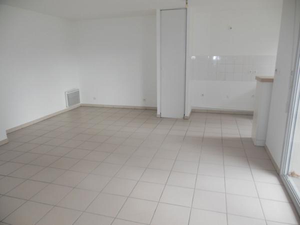 Toulouse 31200 Quartier Croix Daurade/ Bonnefoy  SANS FRAIS AGENCE  T4 Récent de 83.50m² avec  Terrasse couverte de 8.60m² 1 place de parking en sous sol