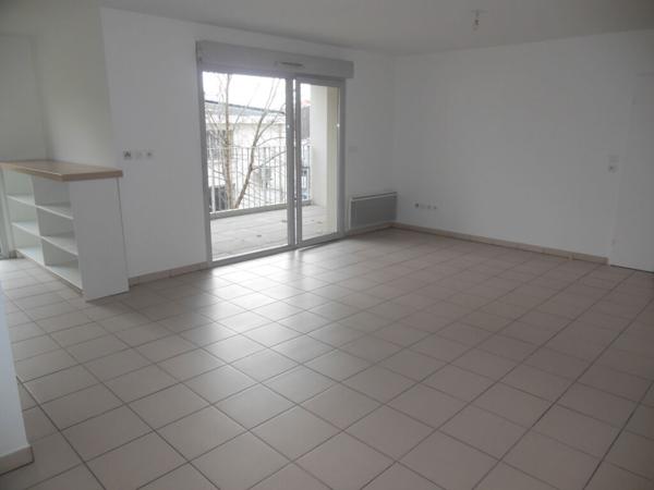 Toulouse 31200 Quartier Croix Daurade/ Bonnefoy  SANS FRAIS AGENCE  T4 Récent de 83.50m² avec  Terrasse couverte de 8.60m² 1 place de parking en sous sol