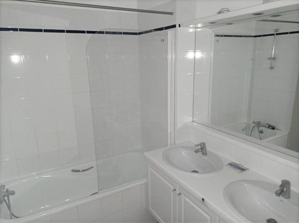 Toulouse 31200 Quartier Croix Daurade/ Bonnefoy  SANS FRAIS AGENCE  T4 Récent de 83.50m² avec  Terrasse couverte de 8.60m² 1 place de parking en sous sol