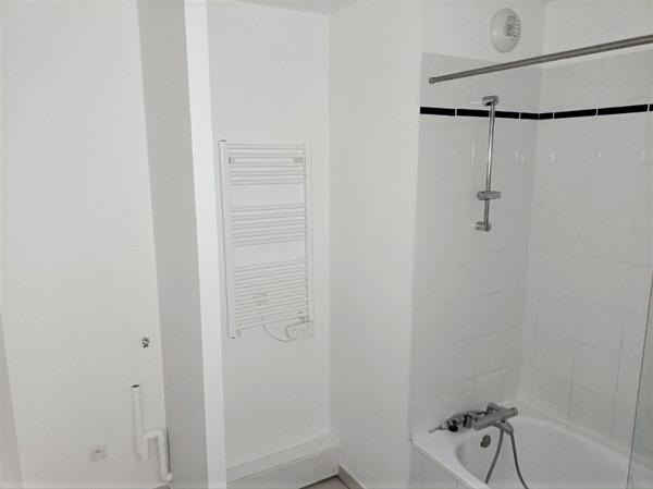 Toulouse 31200 Quartier Croix Daurade/ Bonnefoy  SANS FRAIS AGENCE  T4 Récent de 83.50m² avec  Terrasse couverte de 8.60m² 1 place de parking en sous sol