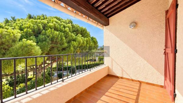 Vente                                                      Appartement
                        
                     2 pièces                      40 m2                     à Saint-Raphaël