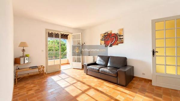 Vente                                                      Appartement
                        
                     2 pièces                      40 m2                     à Saint-Raphaël