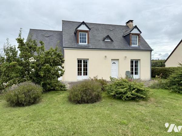 Maison avec beau jardin entre mer et bourg