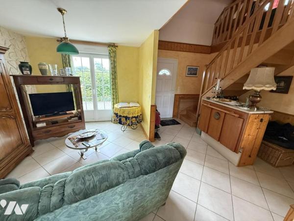 Maison avec beau jardin entre mer et bourg