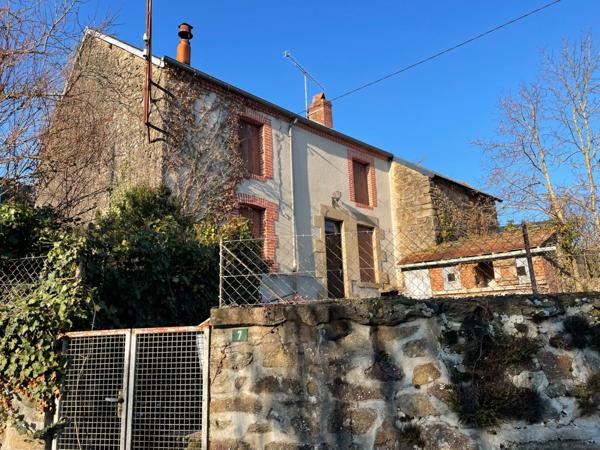 Maison de campagne avec dépendances à saisir! 44000€