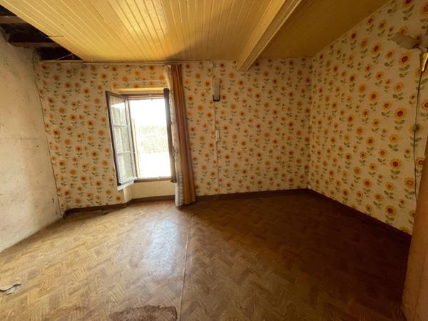 Maison de campagne avec dépendances à saisir! 44000€