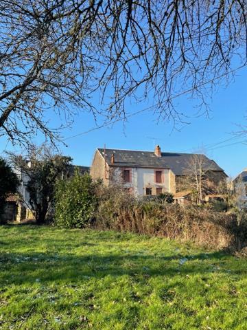 Maison de campagne avec dépendances à saisir! 44000€
