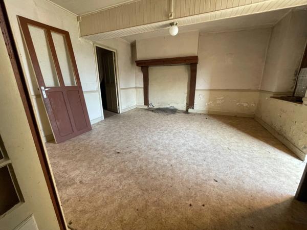 Maison de campagne avec dépendances à saisir! 44000€