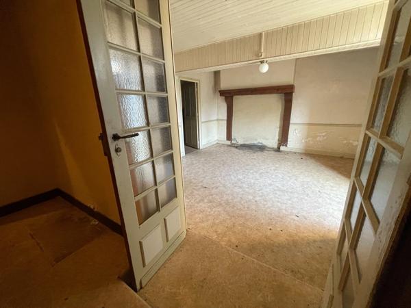 Maison de campagne avec dépendances à saisir! 44000€