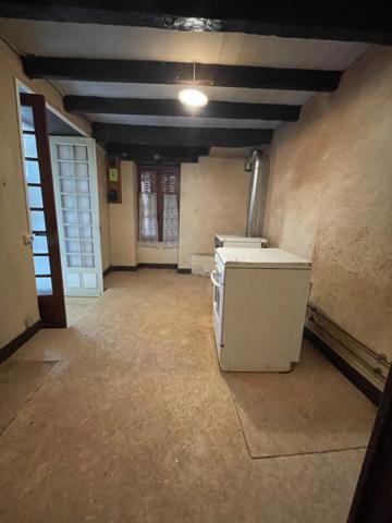 Maison de campagne avec dépendances à saisir! 44000€