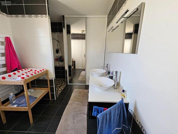 Maison à vendre à Le Gua en Charente-Maritime (17600), ref : 02031 bourg Maison à vendre à Le Gua en Charente-Maritime (17600), ref : 02031 bourg Maison à vendre à Le Gua en Charente-Maritime (17600), ref : 02031 bourg