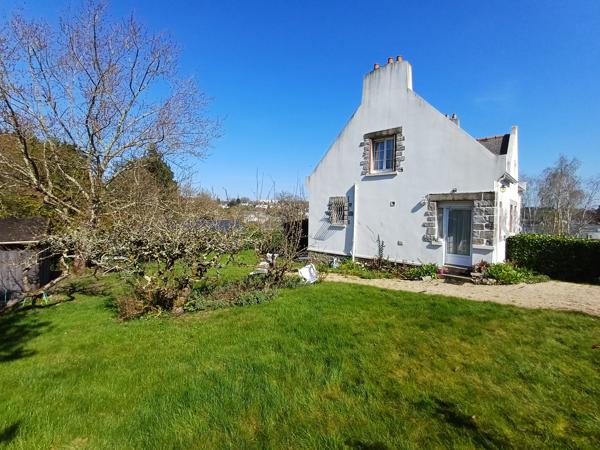 Morlaix (29600) Morlaix, parc du Château et collège, maison 3 chambres avec garage sur 630m2 de terrain.