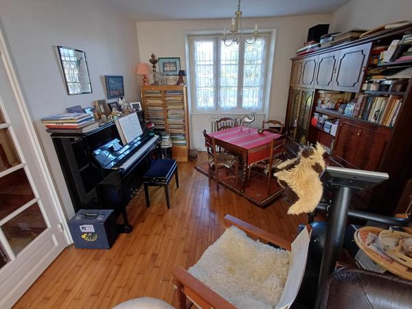 Morlaix (29600) Morlaix, parc du Château et collège, maison 3 chambres avec garage sur 630m2 de terrain.