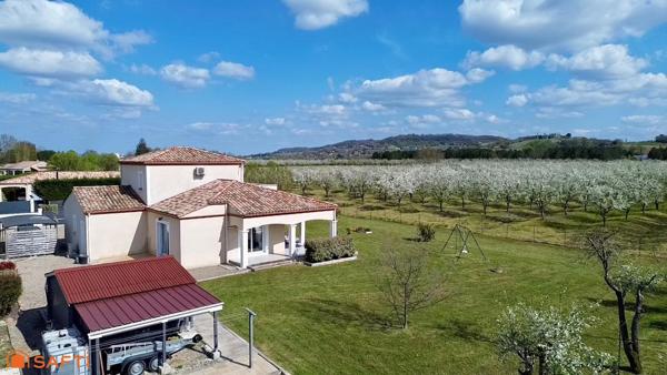 Maison offrant de beaux volumes