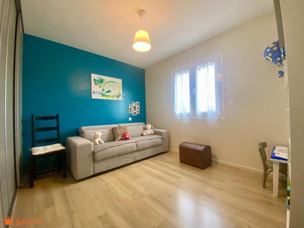 Maison offrant de beaux volumes