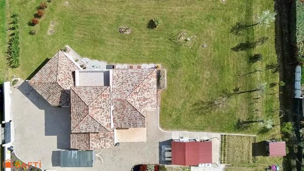 Maison offrant de beaux volumes