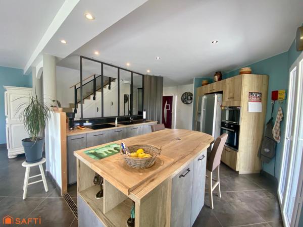 Maison offrant de beaux volumes