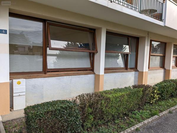 Bureaux à vendre à Nogent-le-Rotrou dans l'Eure-et-Loir (28400), ref : 15 LF   
Centre ville