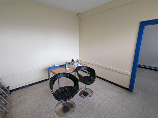 Bureaux à vendre à Nogent-le-Rotrou dans l'Eure-et-Loir (28400), ref : 15 LF   
Centre ville