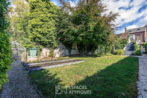 Maison de famille rénovée avec dépendances aménagées et jardin proche Senlis