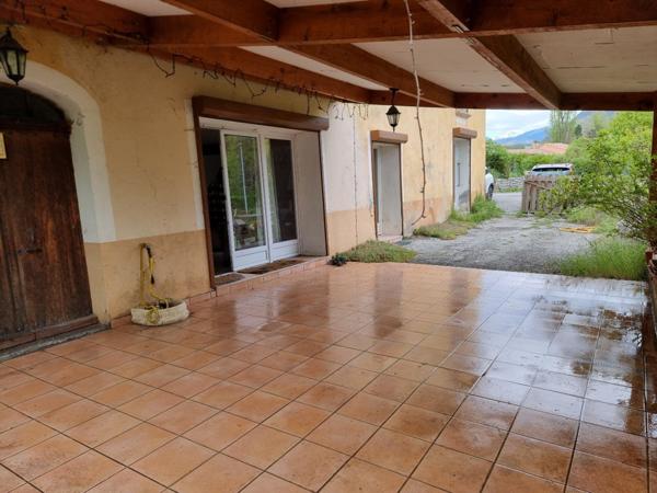 LE BRUSQUET  MAISON 160 M² HABITABLE + ANCIEN MOULIN 350 M² À RÉNOVER  TERRAIN 2237 M²  GARAGE  468 000 